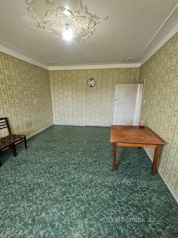 Satılır 1 otaqlı köhnə tikili 45 m²