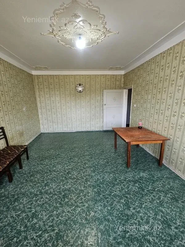 Satılır 1 otaqlı köhnə tikili 45 m²