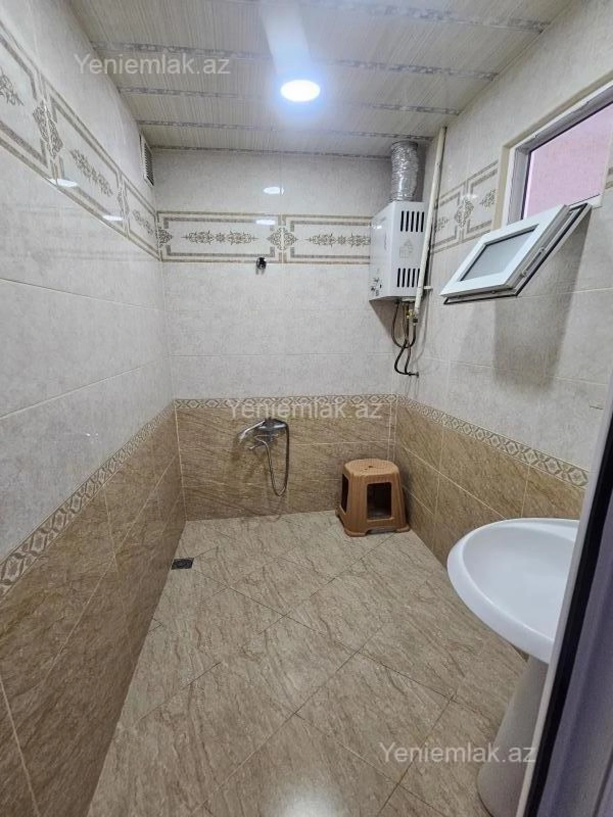 Satılır 1 otaqlı köhnə tikili 45 m²