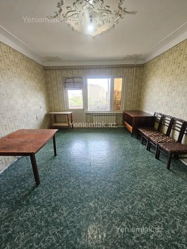 Satılır 1 otaqlı köhnə tikili 45 m²