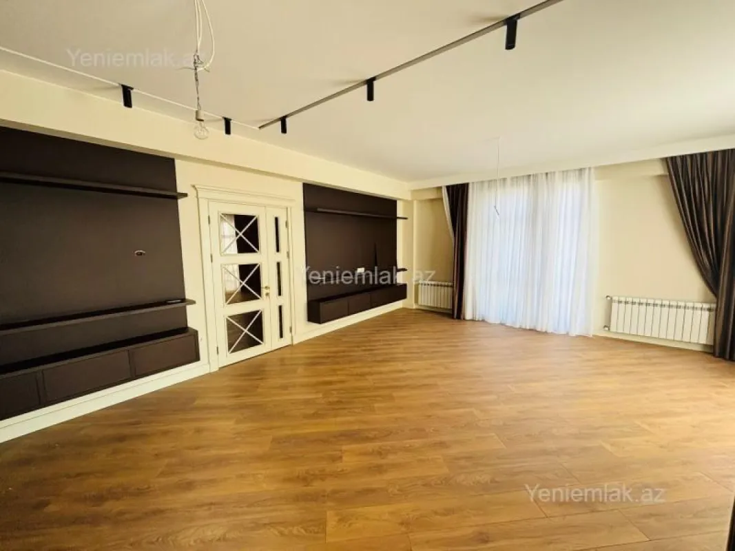 Satılır 3 otaqlı yeni tikili 127 m²
