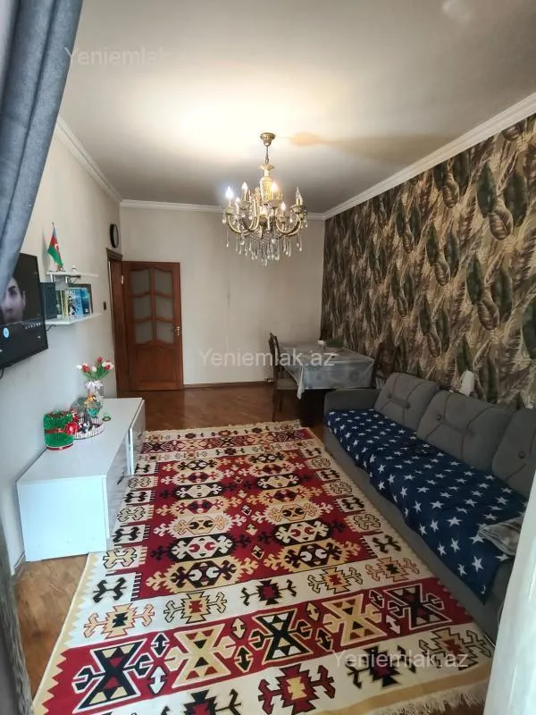 Satılır 3 otaqlı köhnə tikili 60 m²
