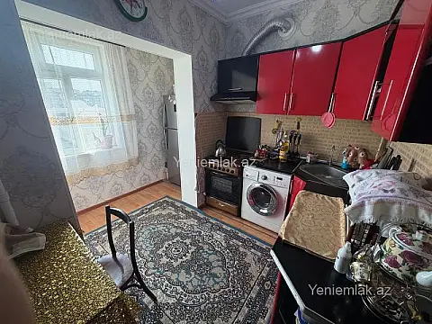Satılır 3 otaqlı köhnə tikili 75 m²