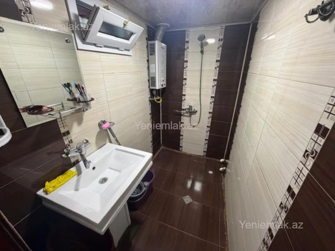 Satılır 3 otaqlı köhnə tikili 75 m²