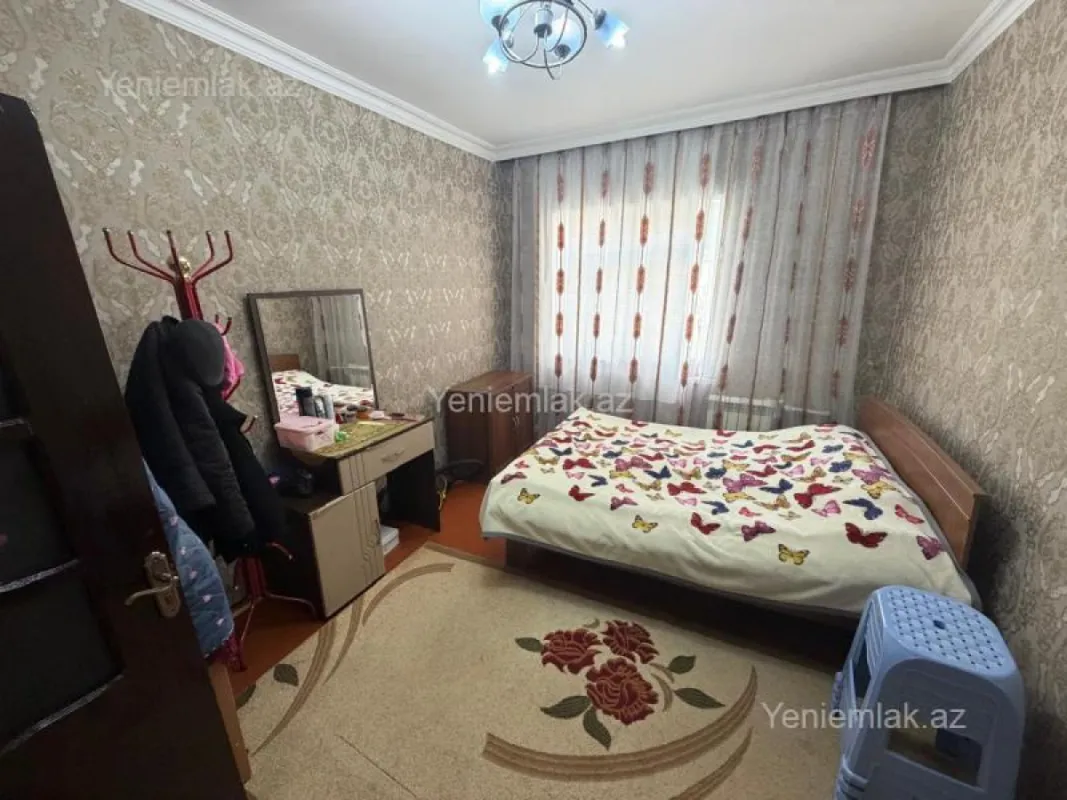 Satılır 3 otaqlı köhnə tikili 75 m²