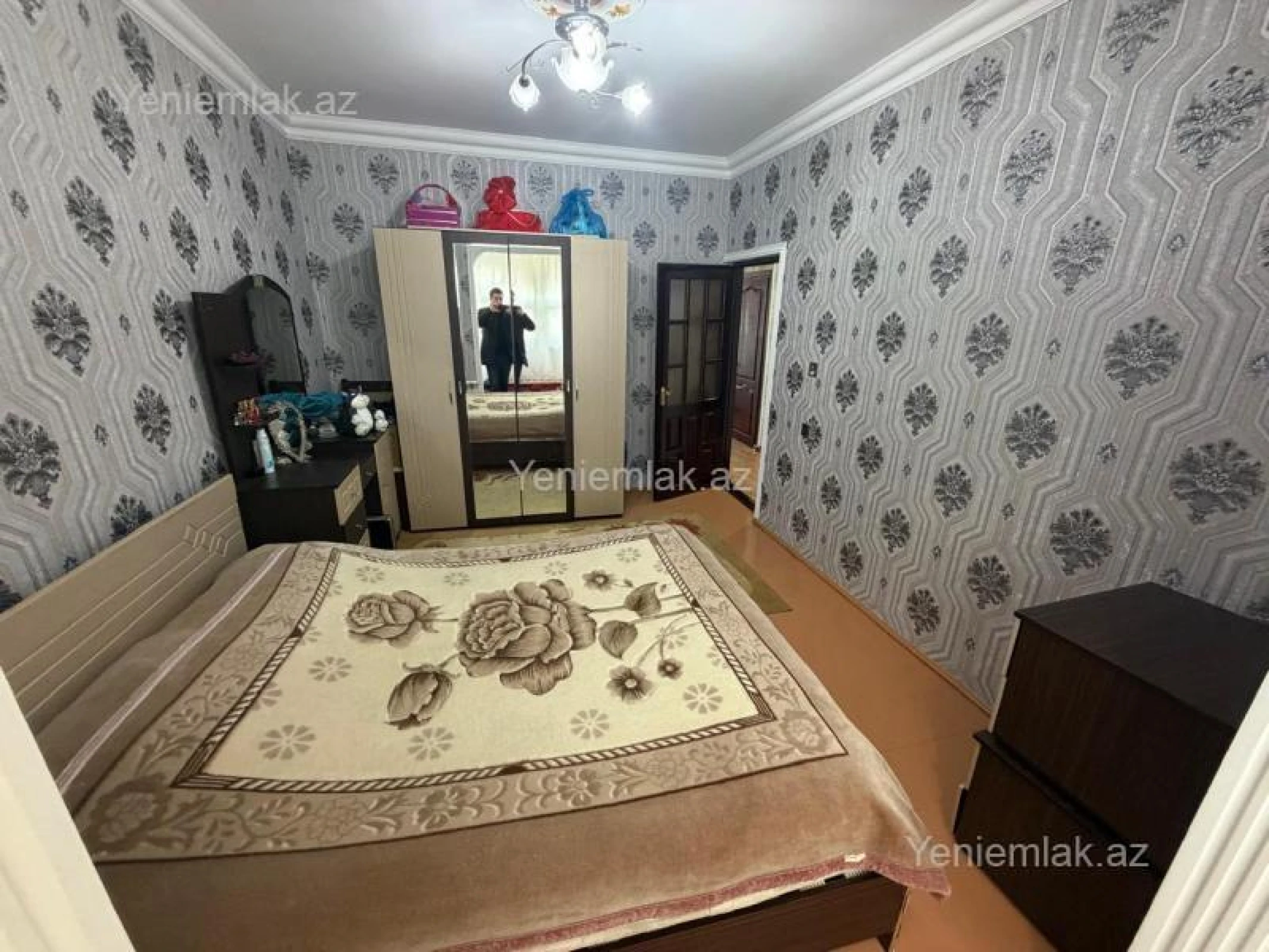 Satılır 3 otaqlı köhnə tikili 75 m²