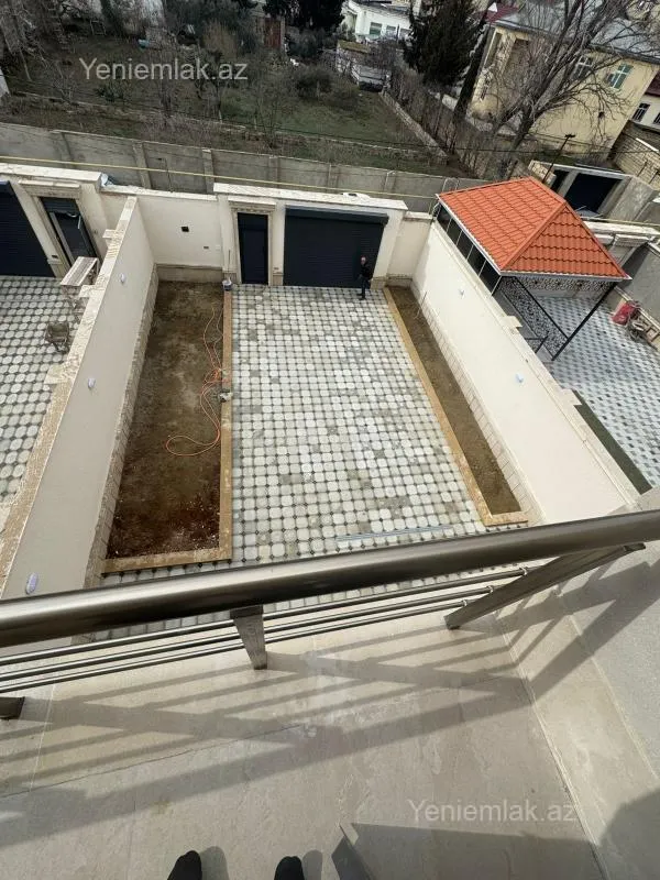 Satılır 6 otaqlı həyət evi 330 m²