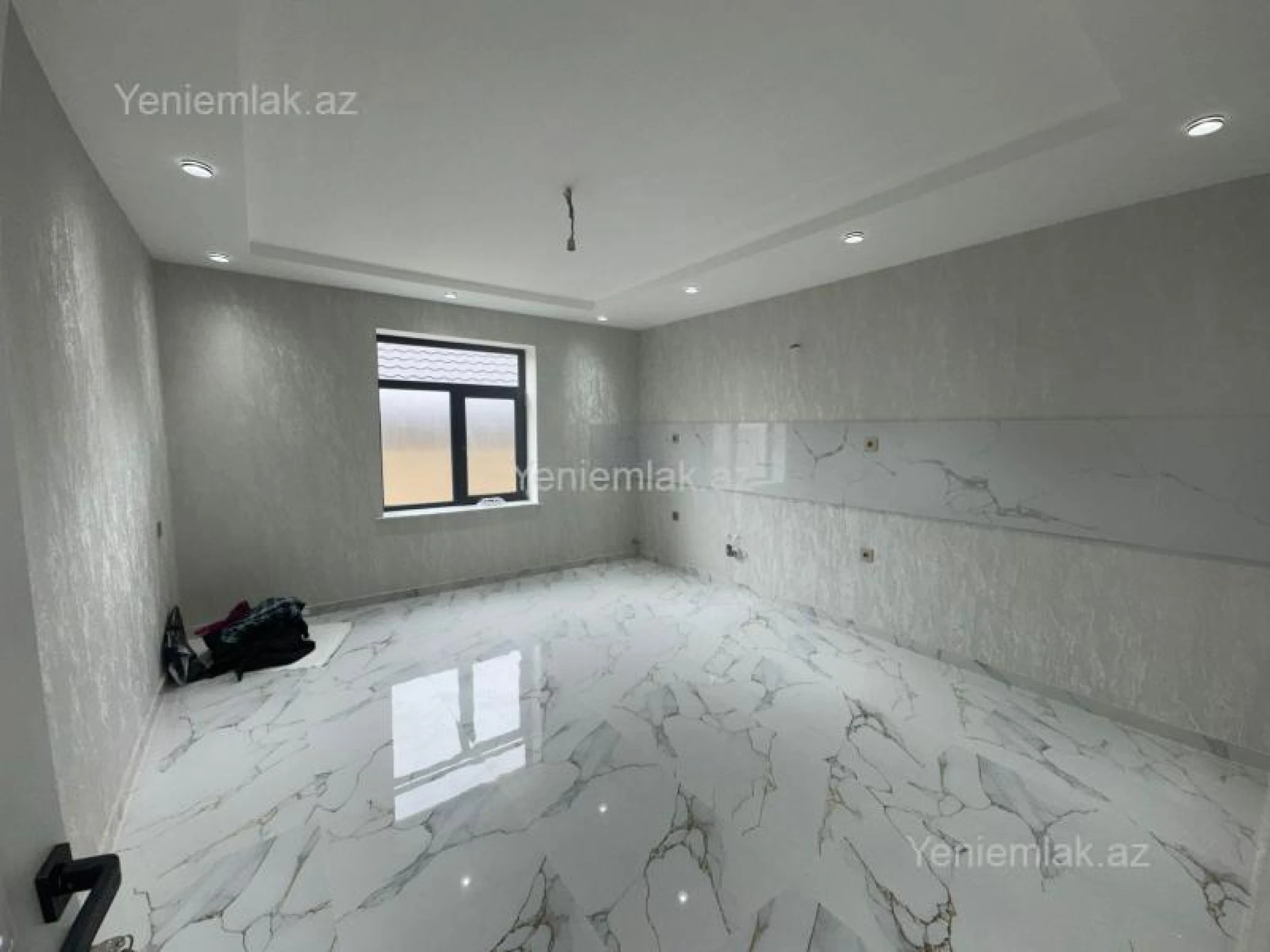 Satılır 6 otaqlı həyət evi 330 m²