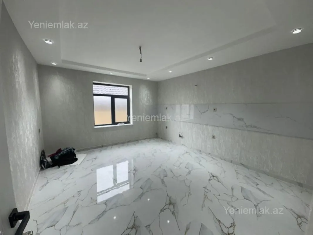 Satılır 6 otaqlı həyət evi 330 m²