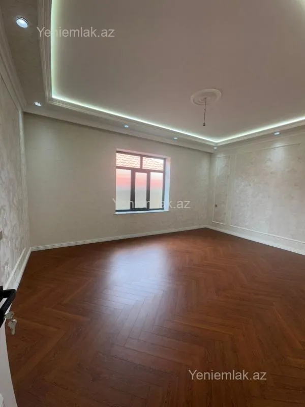 Satılır 6 otaqlı həyət evi 330 m²