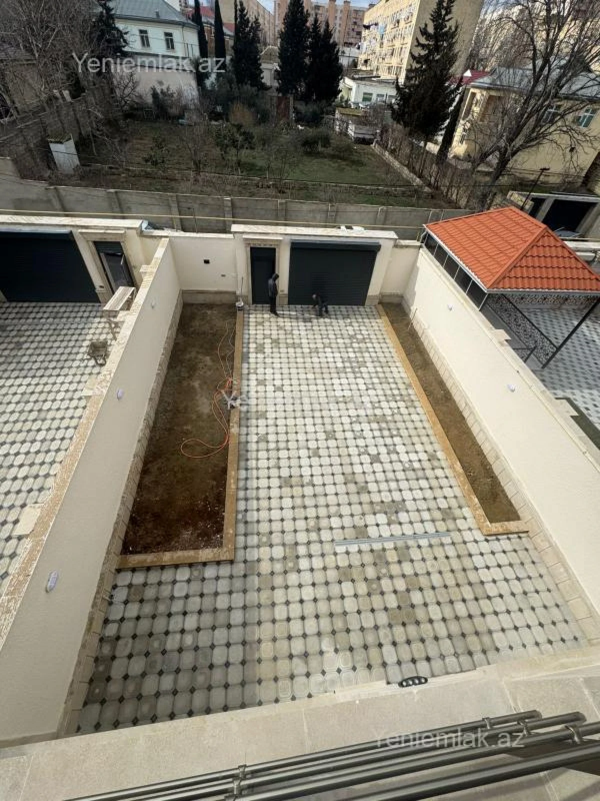 Satılır 6 otaqlı həyət evi 330 m²