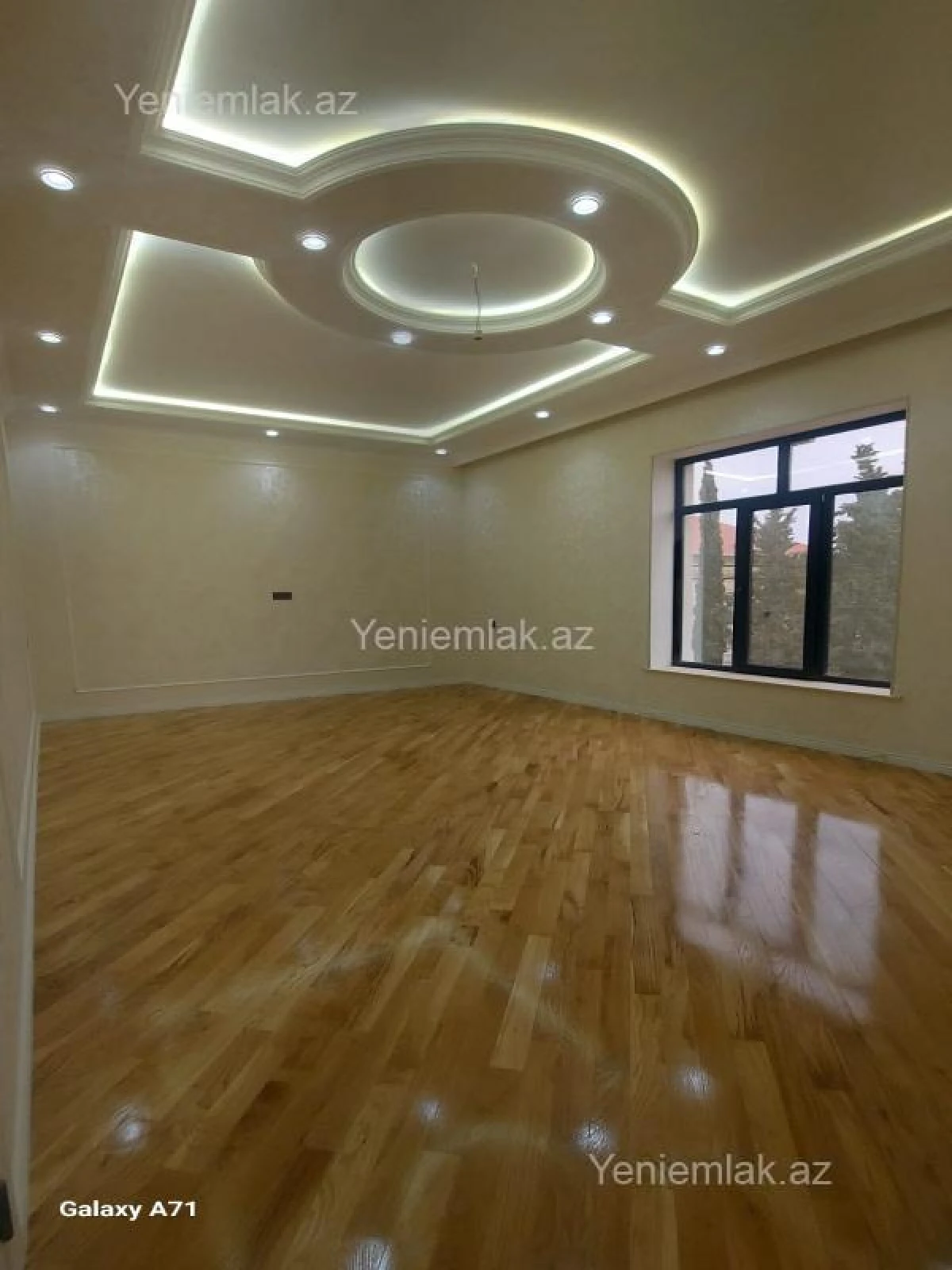 Satılır 6 otaqlı həyət evi 335 m²