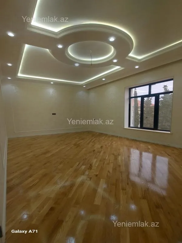 Satılır 6 otaqlı həyət evi 335 m²