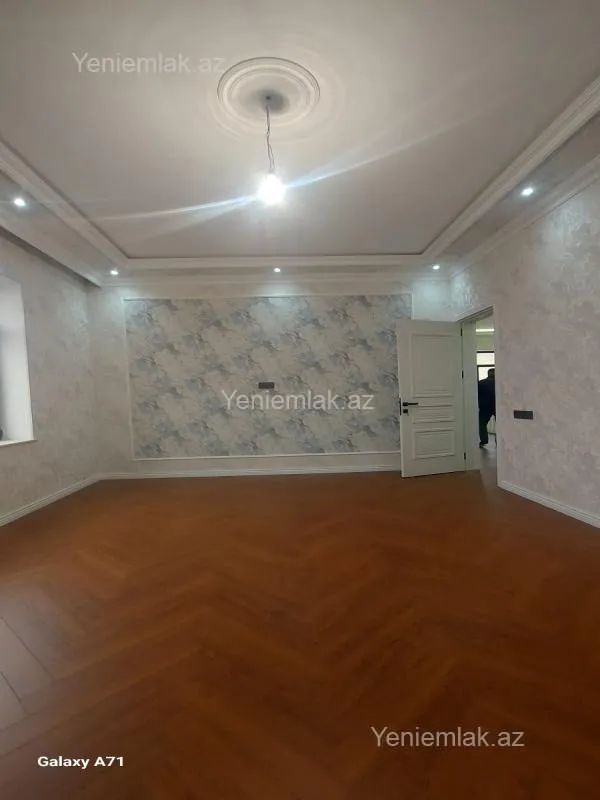 Satılır 6 otaqlı həyət evi 335 m²