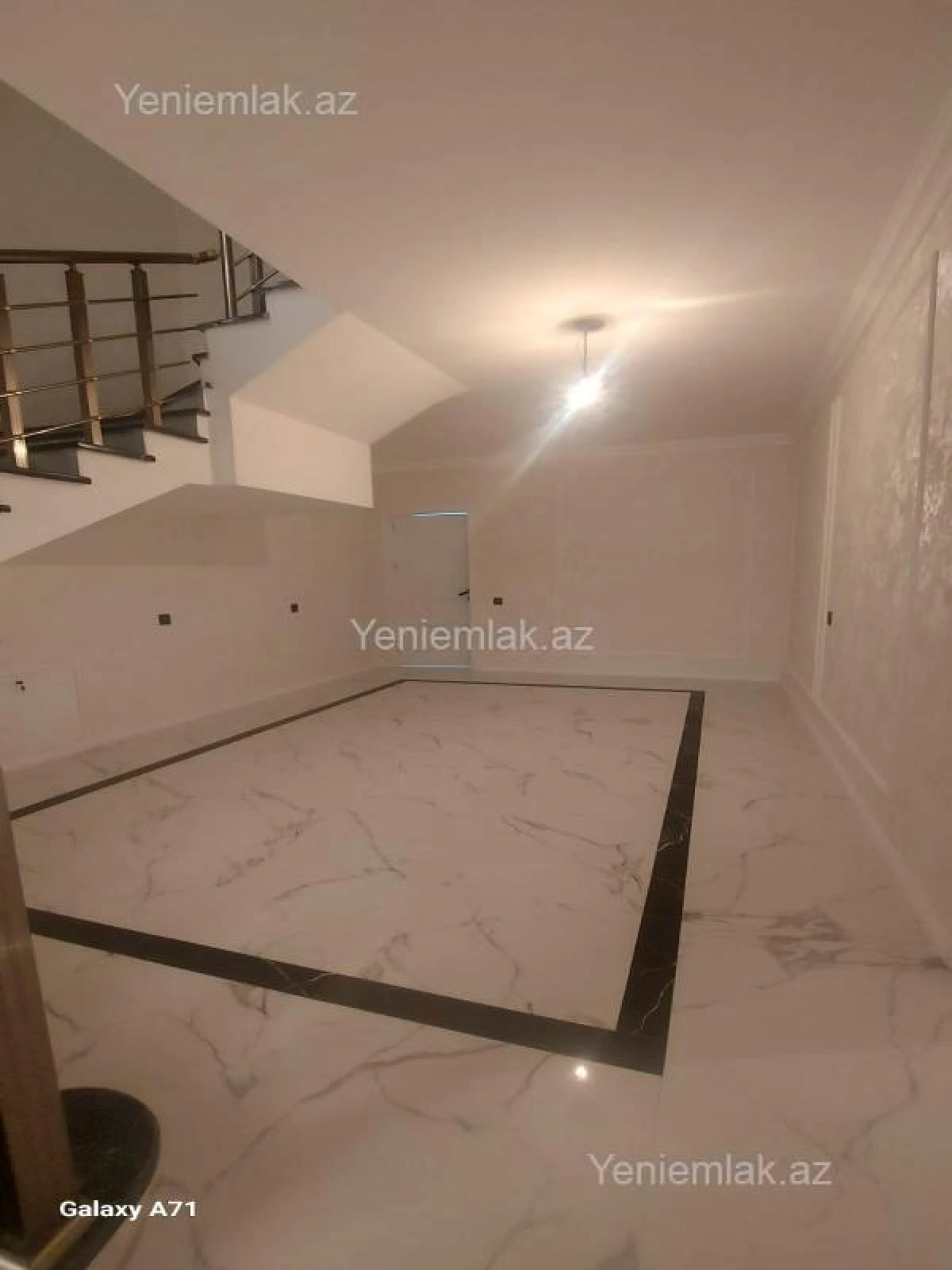 Satılır 6 otaqlı həyət evi 335 m²