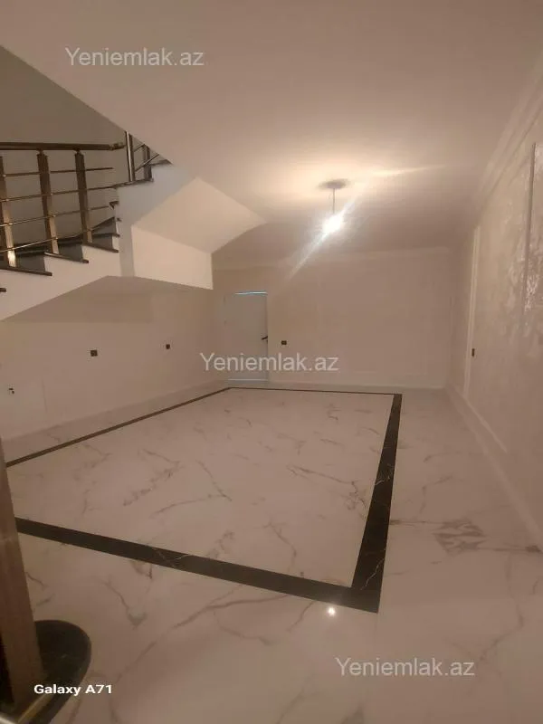 Satılır 6 otaqlı həyət evi 335 m²