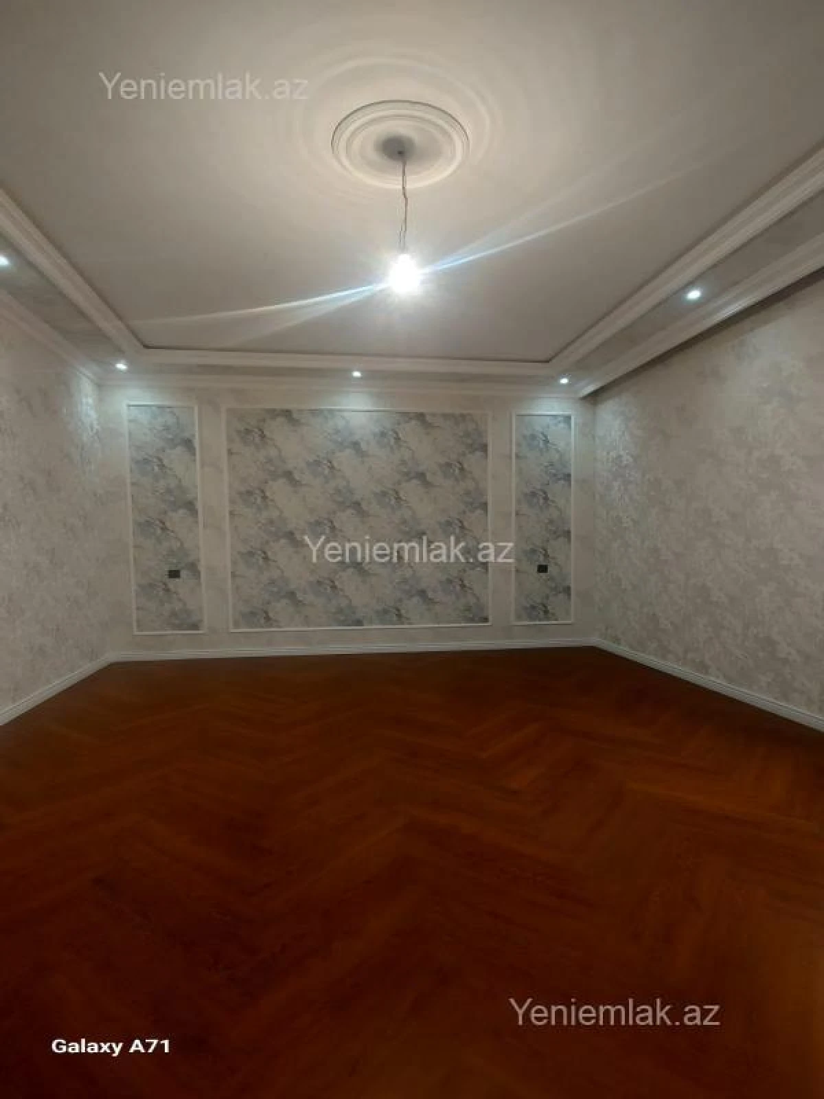 Satılır 6 otaqlı həyət evi 335 m²