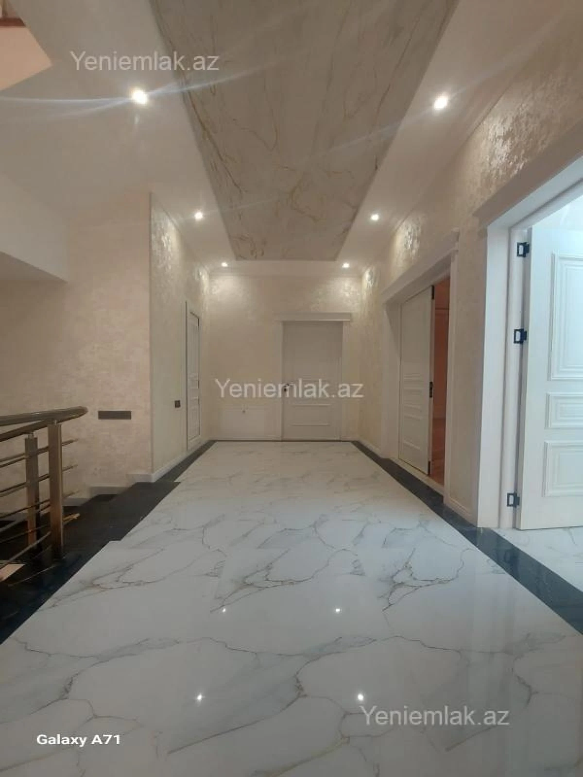 Satılır 6 otaqlı həyət evi 335 m²