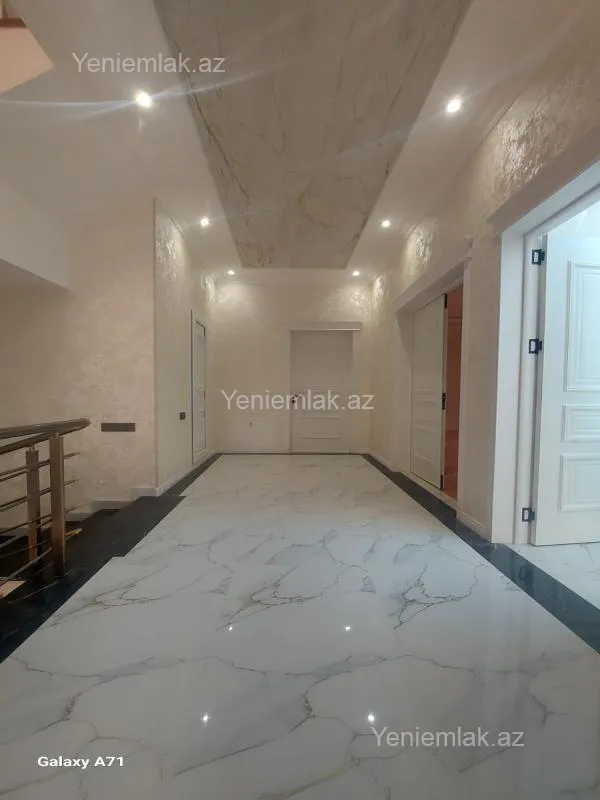 Satılır 6 otaqlı həyət evi 335 m²