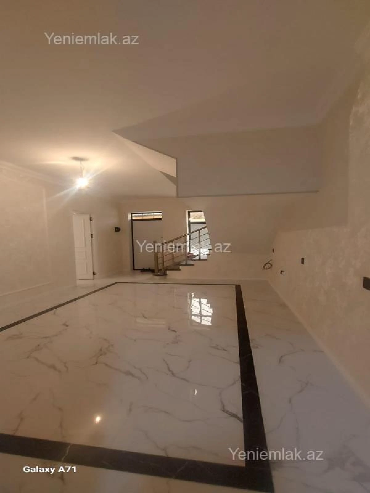 Satılır 6 otaqlı həyət evi 335 m²