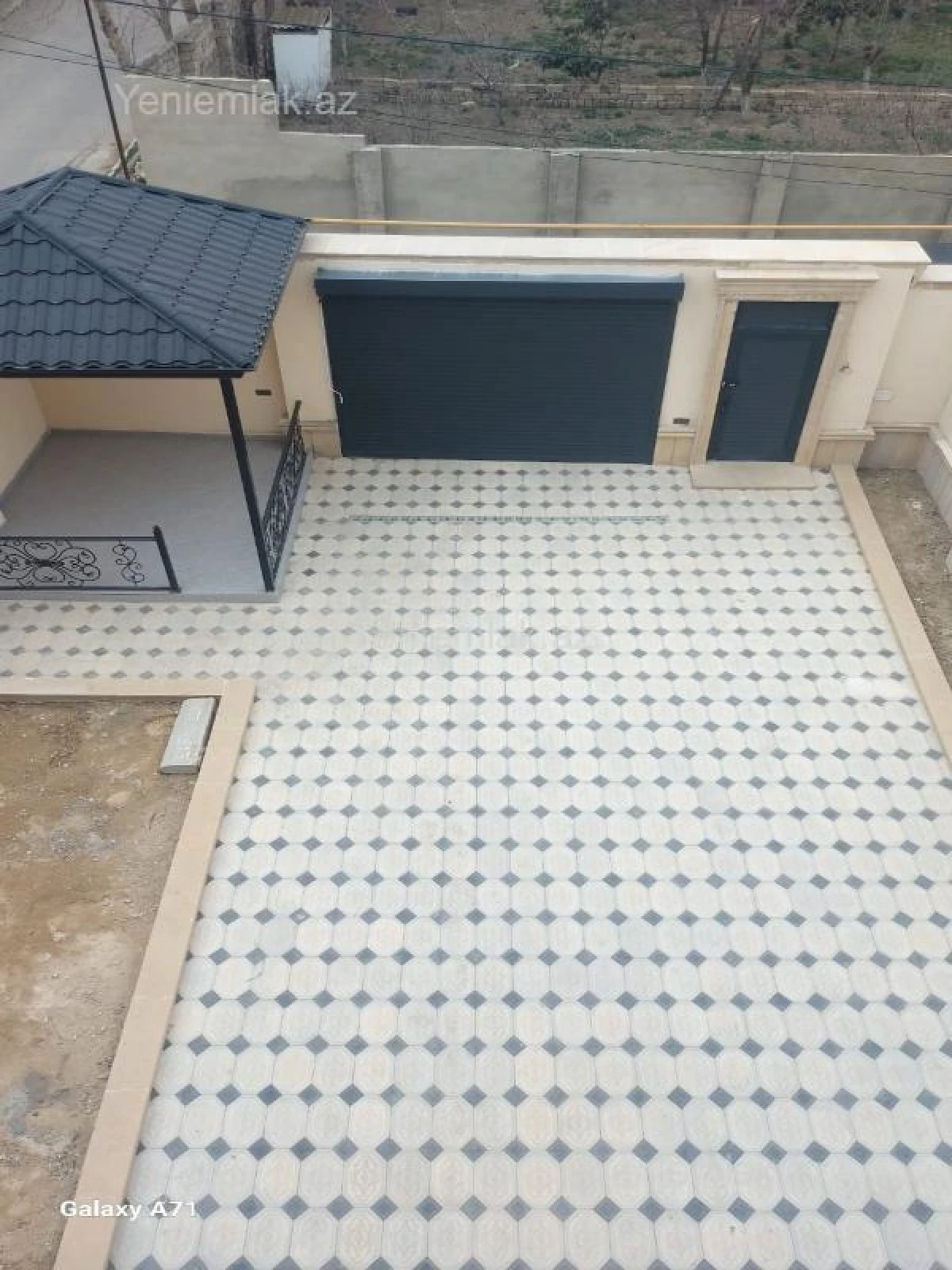 Satılır 6 otaqlı həyət evi 335 m²