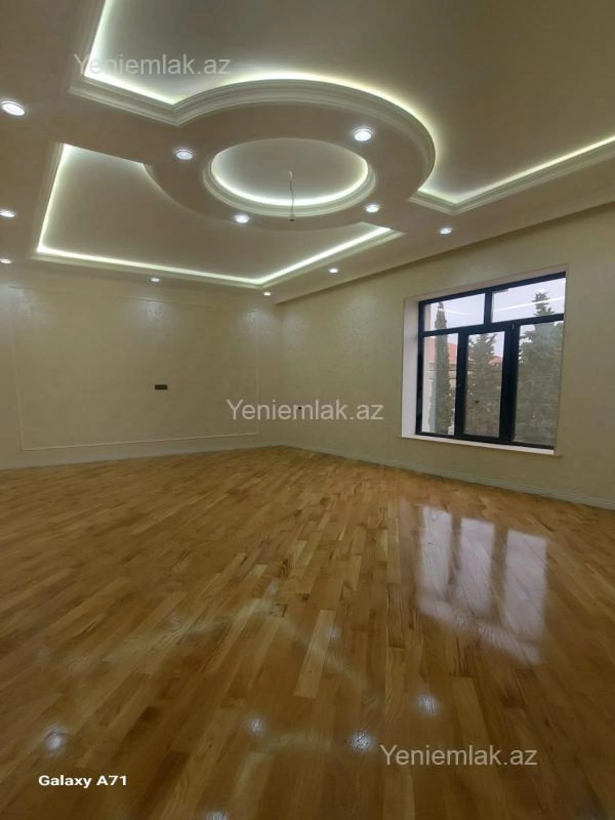 Satılır 6 otaqlı həyət evi 335 m²