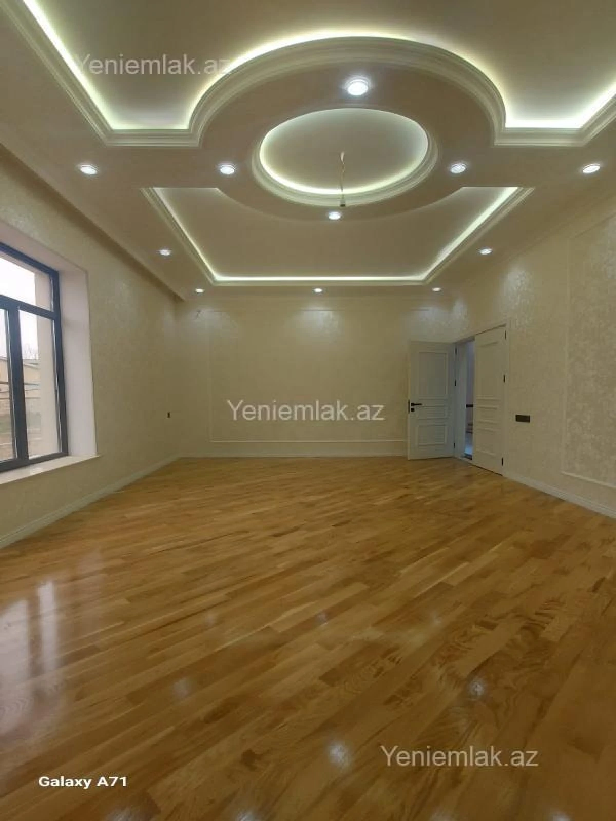 Satılır 6 otaqlı həyət evi 335 m²