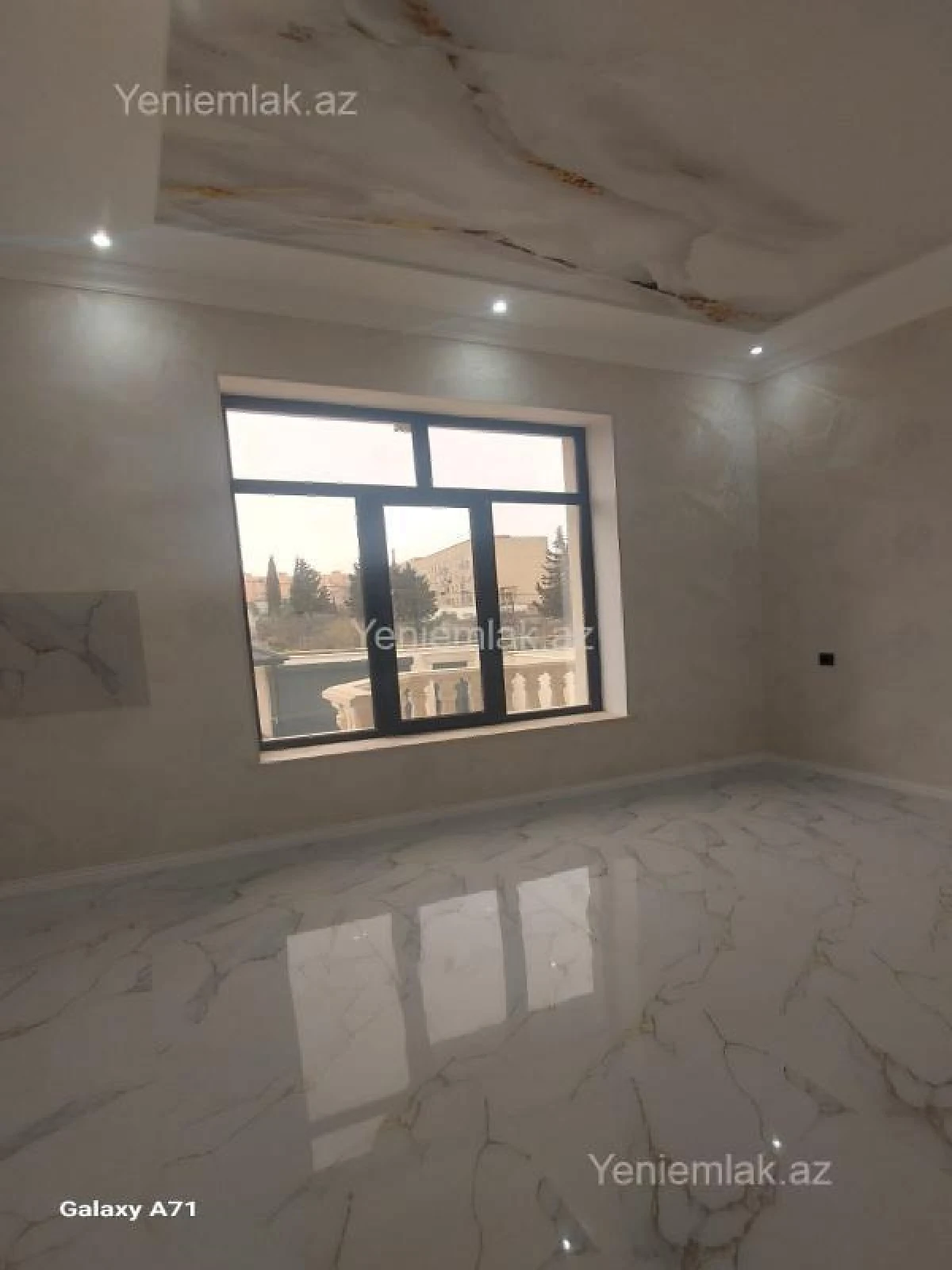 Satılır 6 otaqlı həyət evi 335 m²