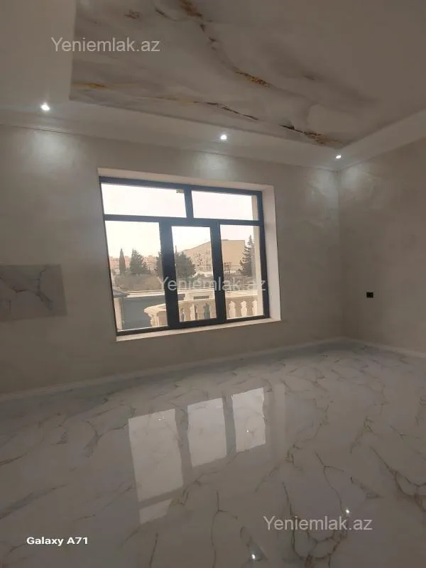 Satılır 6 otaqlı həyət evi 335 m²
