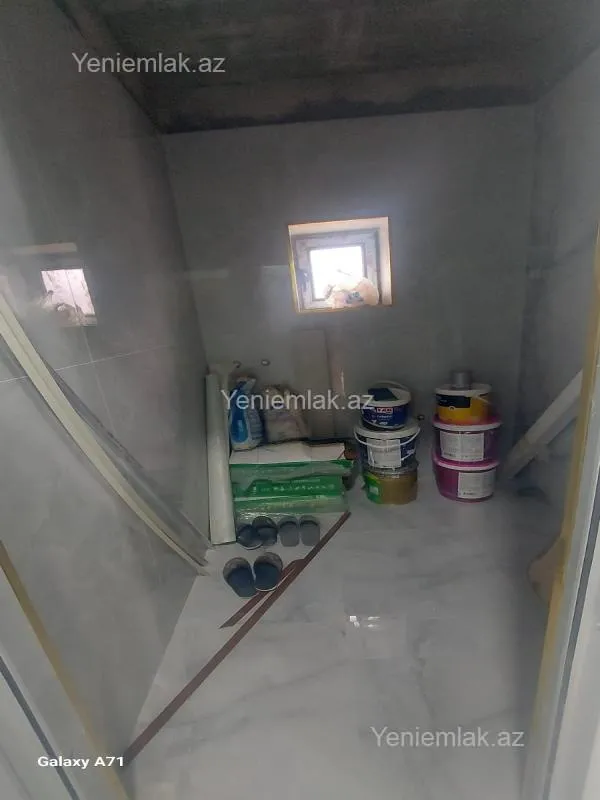 Satılır 6 otaqlı həyət evi 335 m²