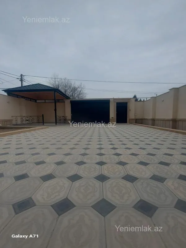 Satılır 6 otaqlı həyət evi 335 m²