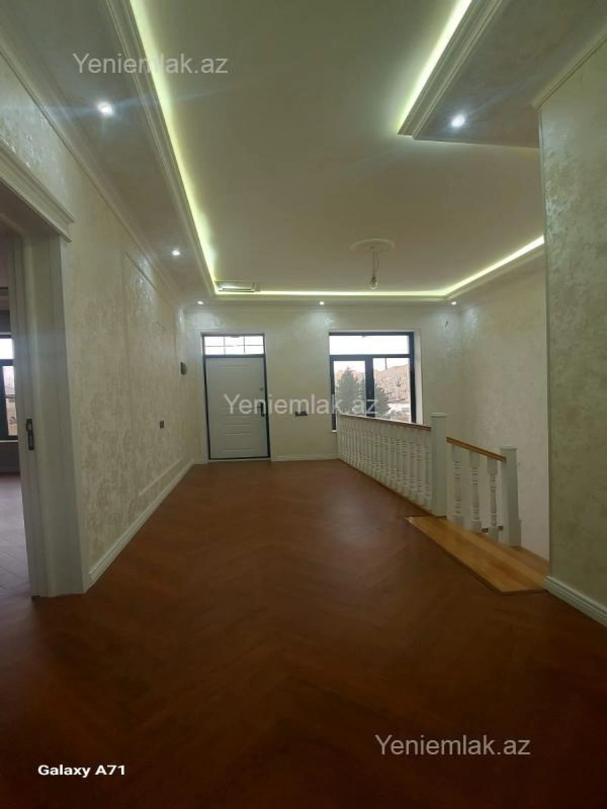Satılır 6 otaqlı həyət evi 335 m²