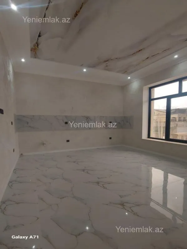 Satılır 6 otaqlı həyət evi 335 m²