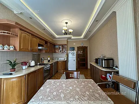 Satılır 3 otaqlı yeni tikili 140 m²