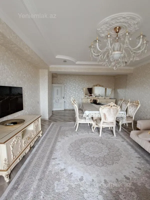 Satılır 3 otaqlı yeni tikili 132.2 m²