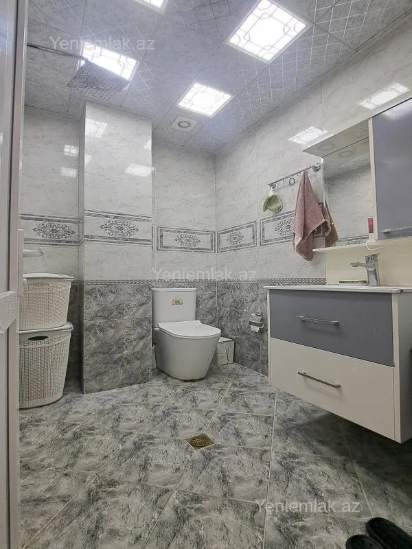 Satılır 3 otaqlı yeni tikili 132.2 m²