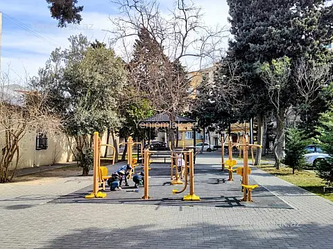 Satılır 2 otaqlı köhnə tikili 50 m²