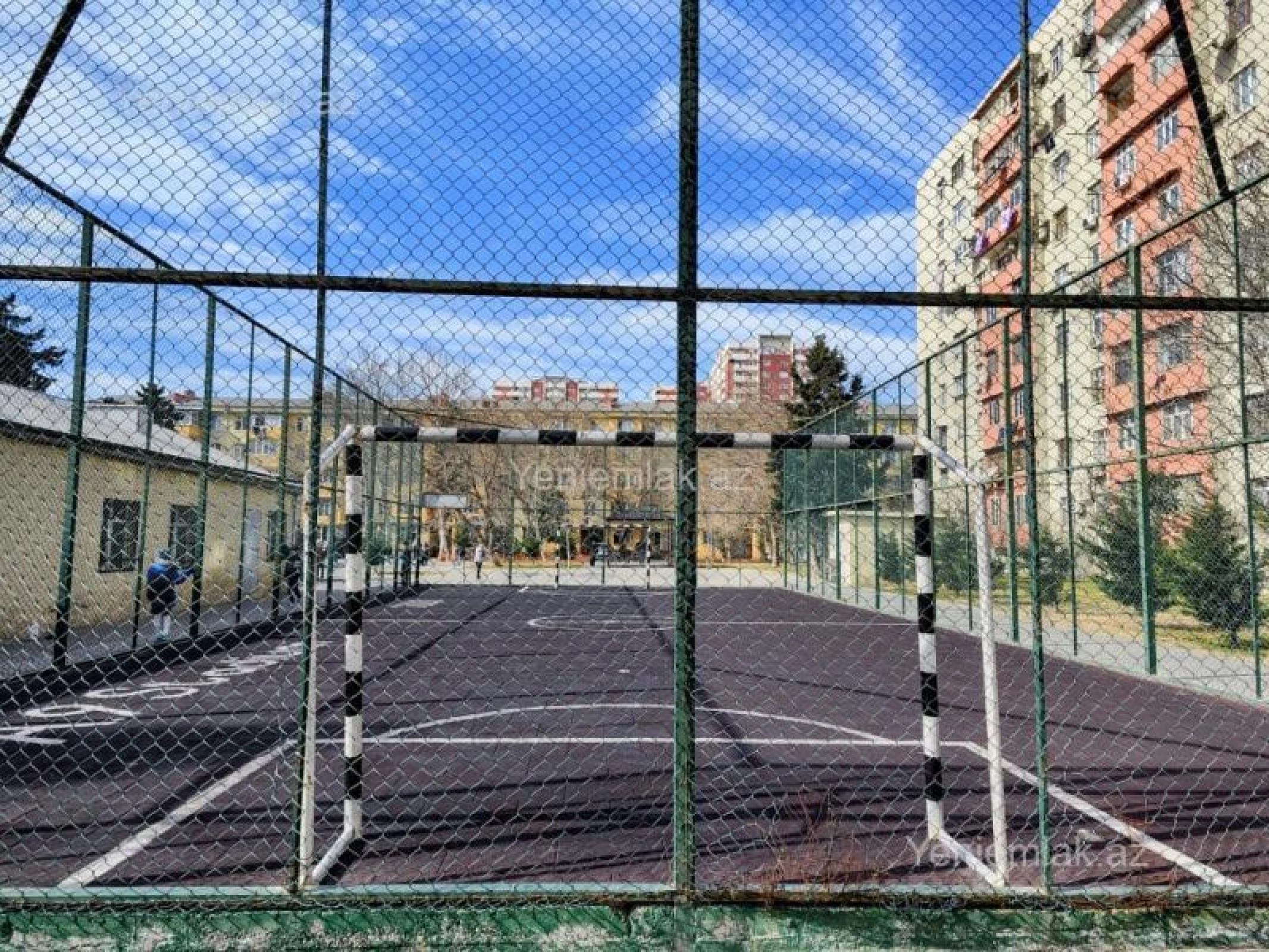 Satılır 2 otaqlı köhnə tikili 50 m²