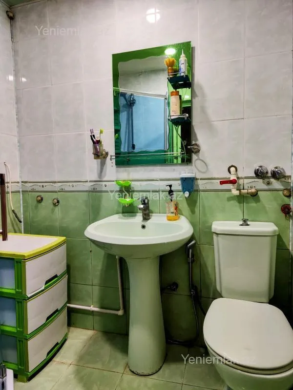 Satılır 2 otaqlı köhnə tikili 50 m²