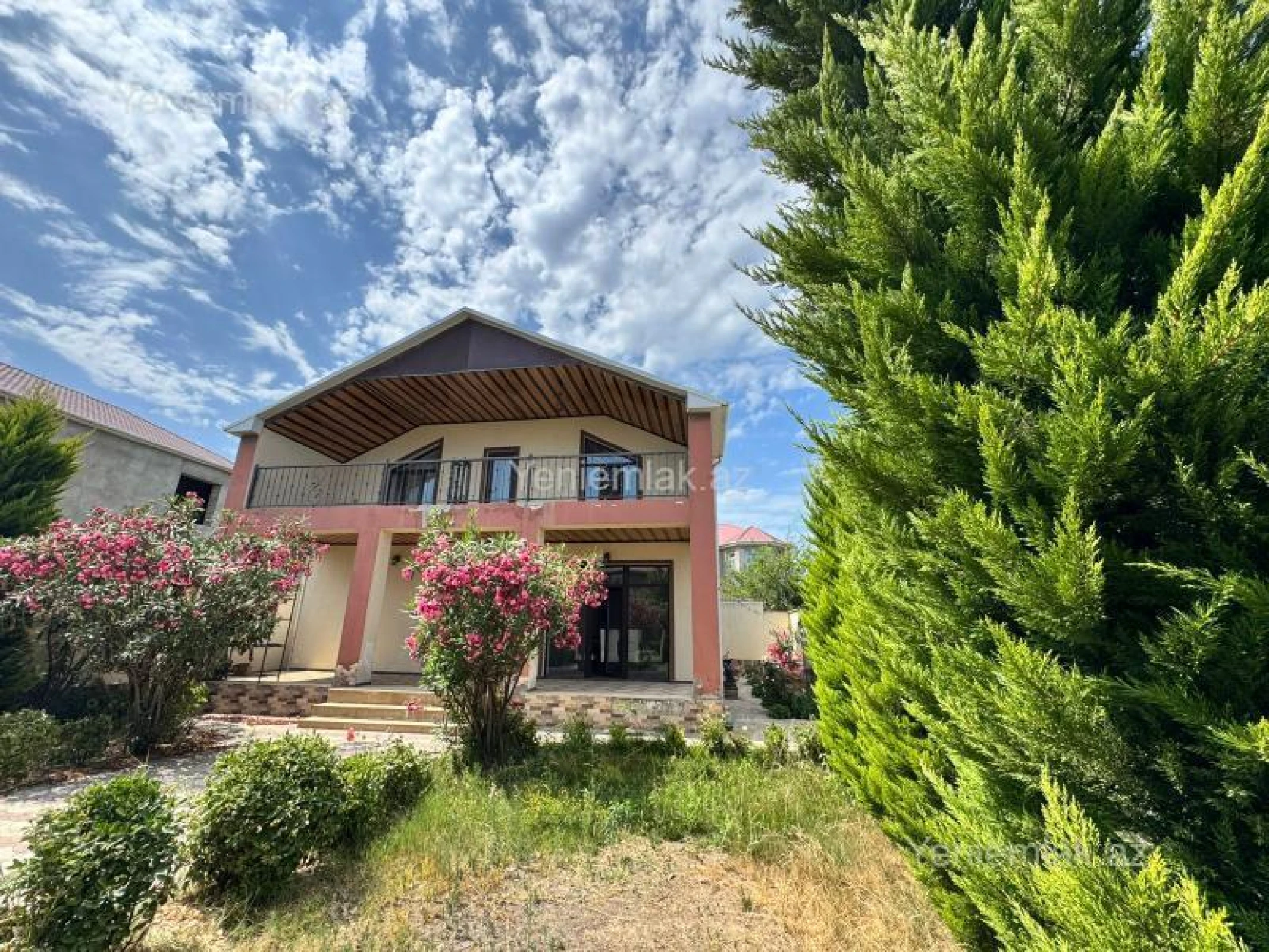 Satılır 4 otaqlı həyət evi 160 m²