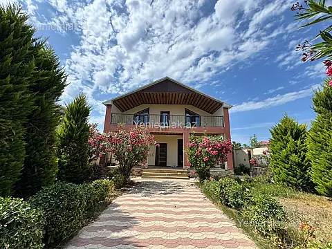 Satılır 4 otaqlı həyət evi 160 m²