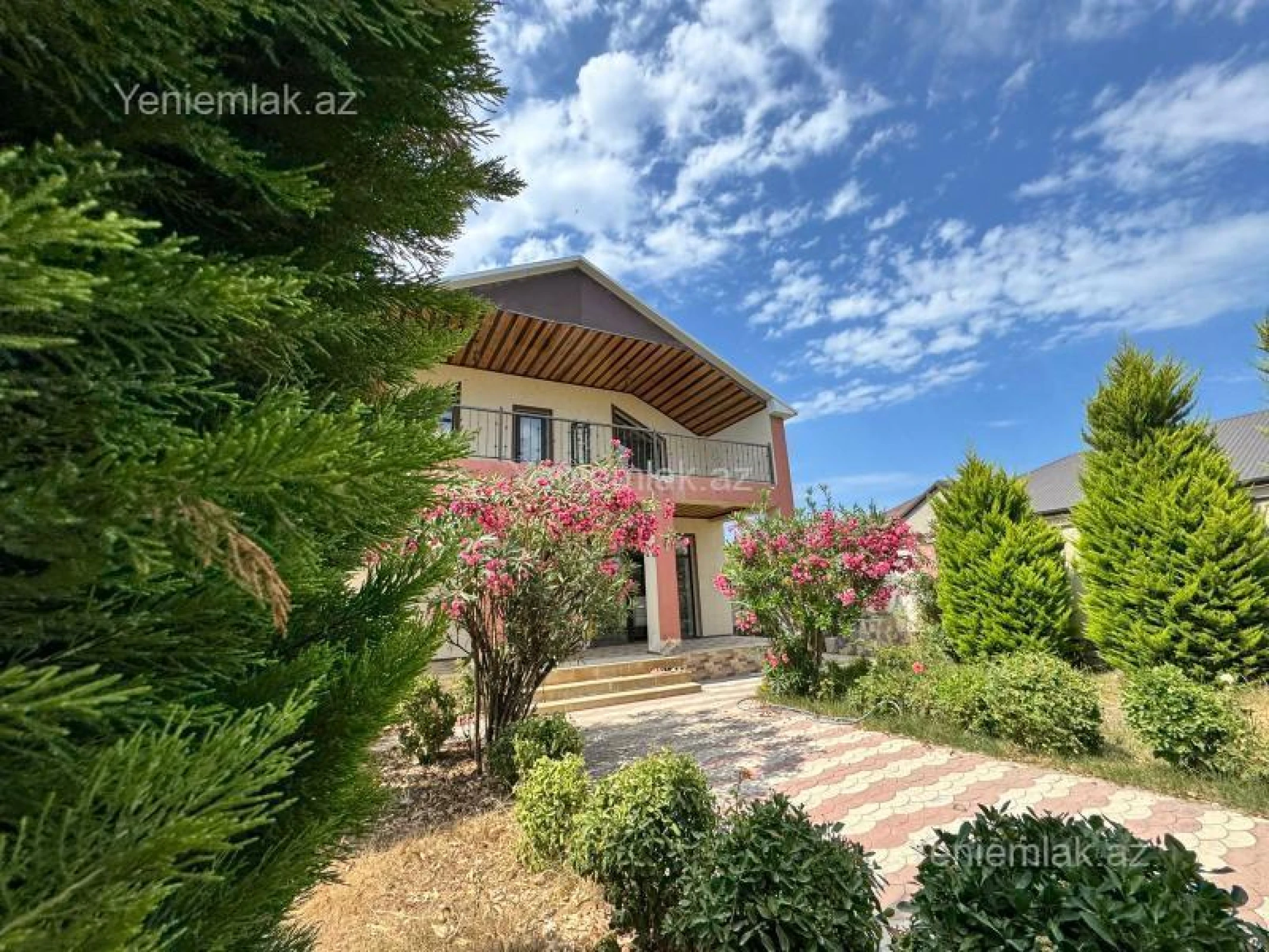 Satılır 4 otaqlı həyət evi 160 m²