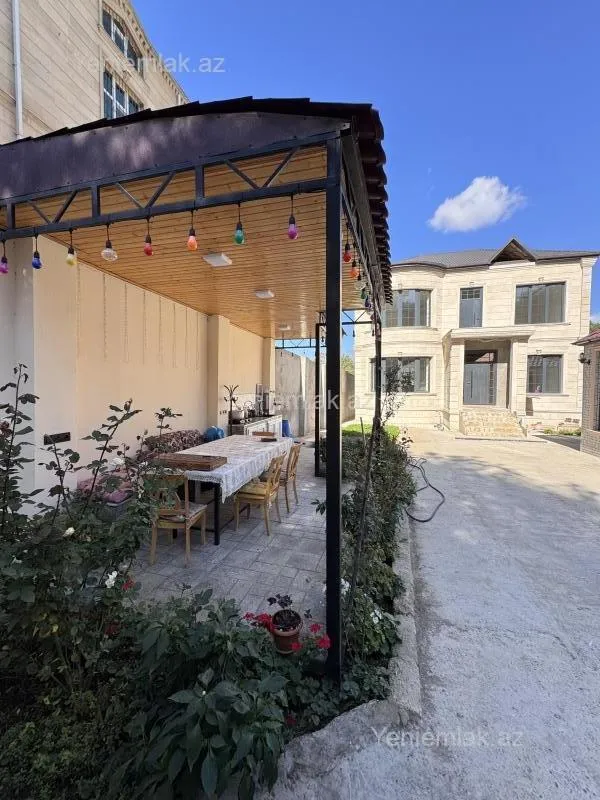 Satılır 5 otaqlı həyət evi 220 m²