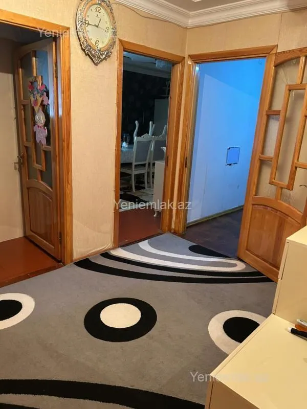 Satılır 2 otaqlı köhnə tikili 60 m²