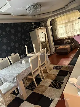 Satılır 2 otaqlı köhnə tikili 60 m²