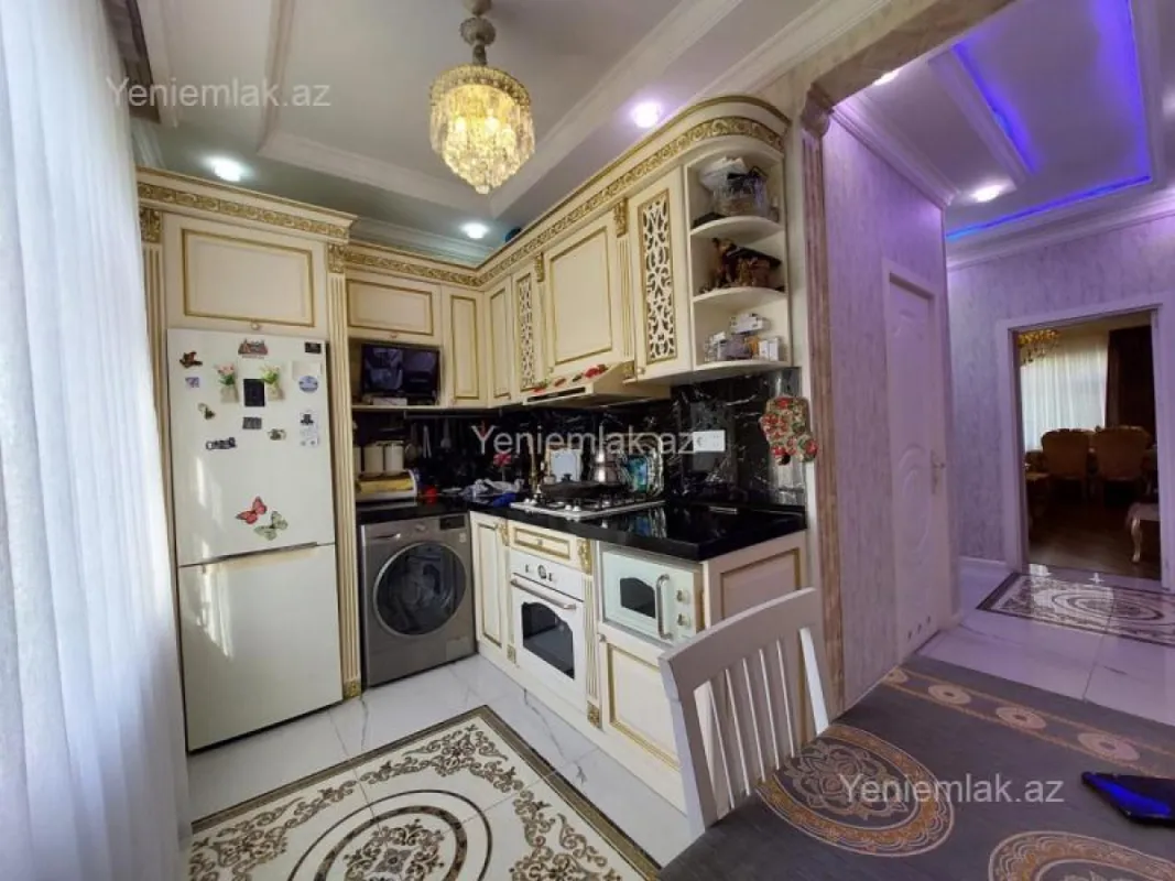Satılır 3 otaqlı yeni tikili 80 m²