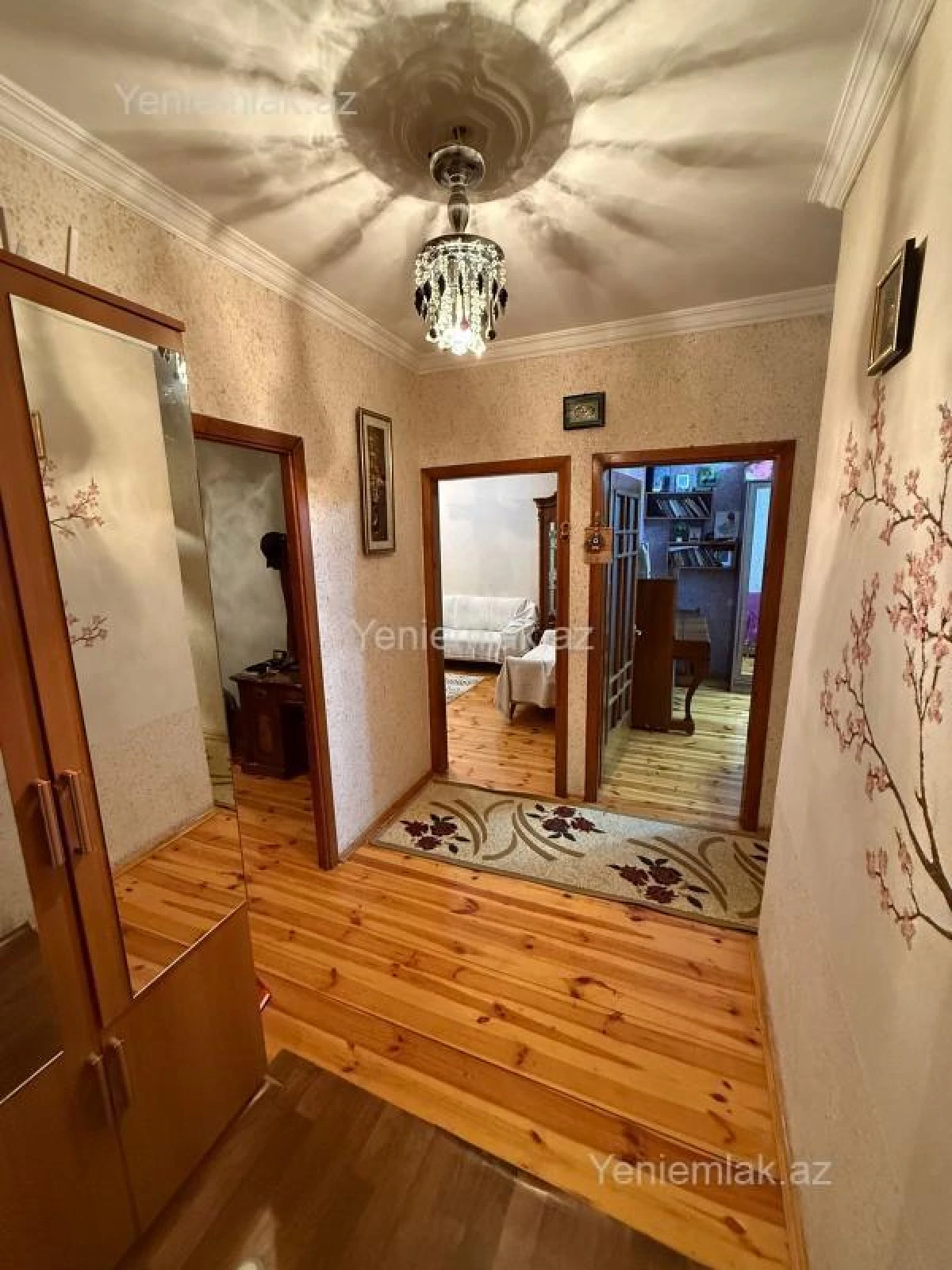 Satılır 3 otaqlı köhnə tikili 90 m²