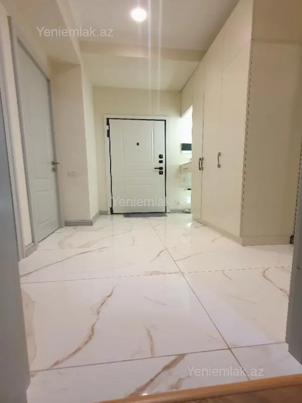 Satılır 3 otaqlı yeni tikili 70 m²