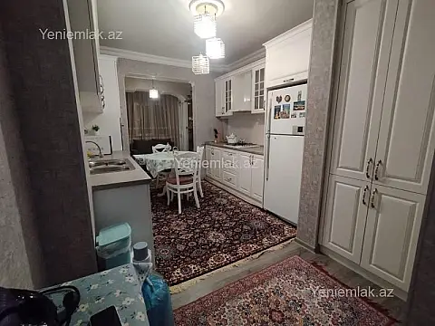Satılır 4 otaqlı köhnə tikili 110 m²