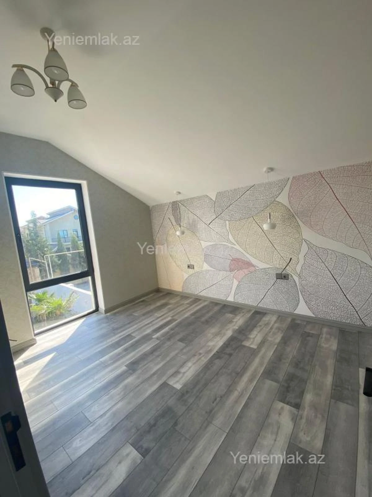 Satılır 5 otaqlı həyət evi 180 m²